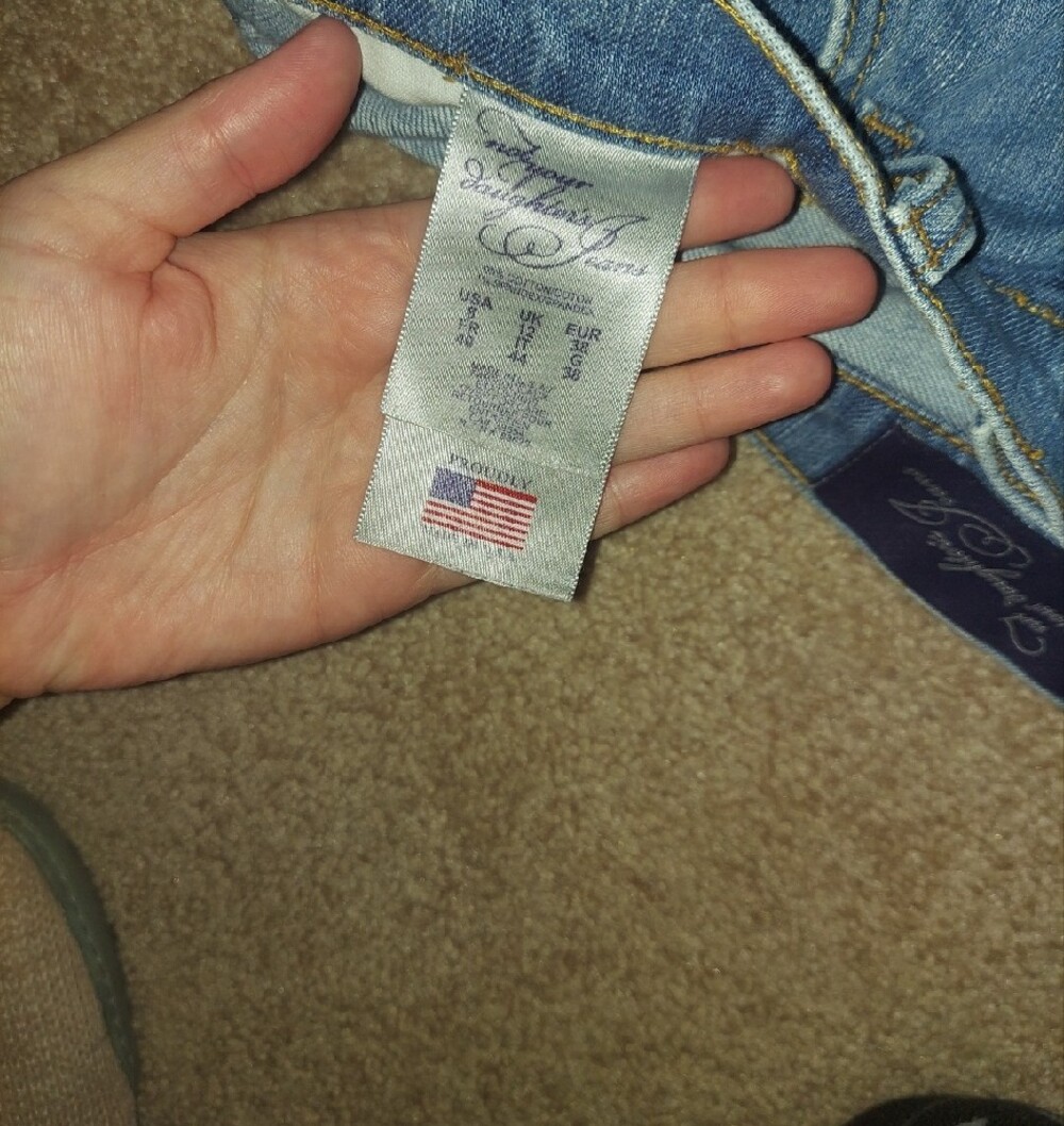 NYDJ Light Blue Denim Jeans with Contrast Stitching Women's Size 8. - Picture 3 of 3